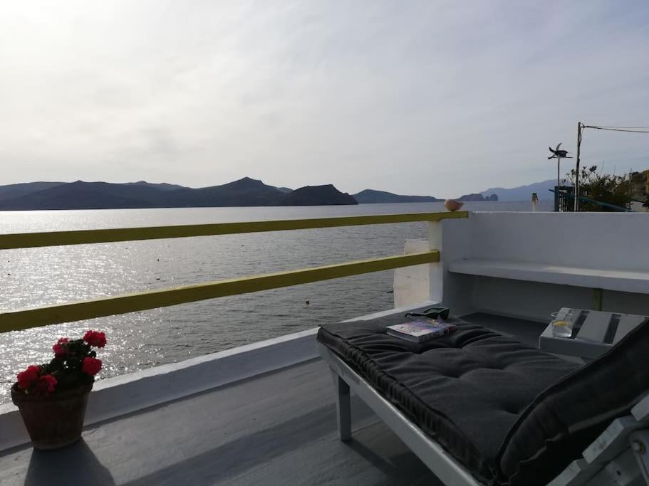 The Yellow Boat House Klima  Екстер'єр фото