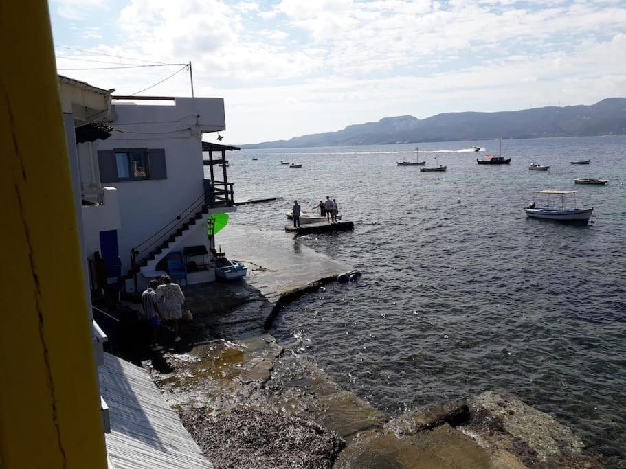The Yellow Boat House Klima  Екстер'єр фото